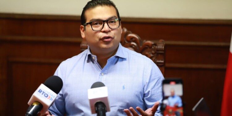 Podrían sancionar a establecimiento que permitió presentación de El Temach en Querétaro