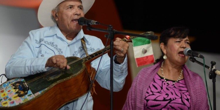 Restaura el INAH mil  piezas prehispánicas