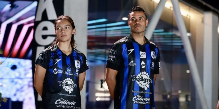 Presentan el uniforme de Gallos Blancos para la temporada 2024-25