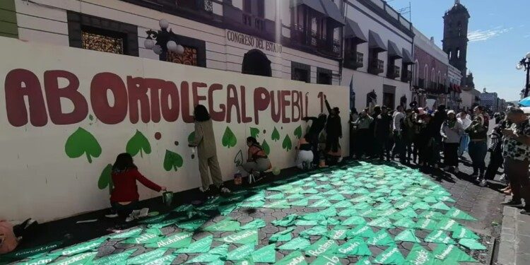 Despenalizan aborto en Puebla