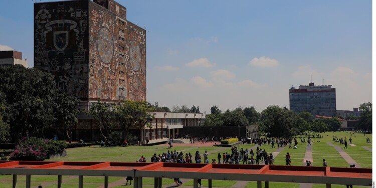 Obtienen puntaje perfecto seis jóvenes en examen para la UNAM