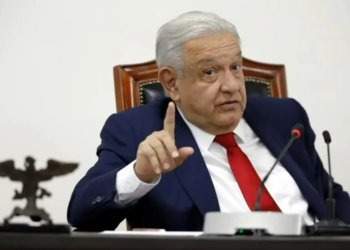 Imprudencia, que EU respalde a opositor de Maduro: AMLO