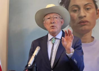 Compartimos toda la información de Mayo y Chapito:  Ken Salazar