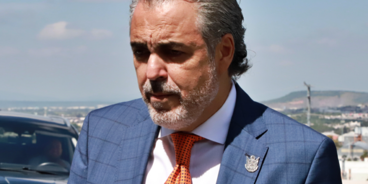 Gobierno y partido,  ¿sana distancia?