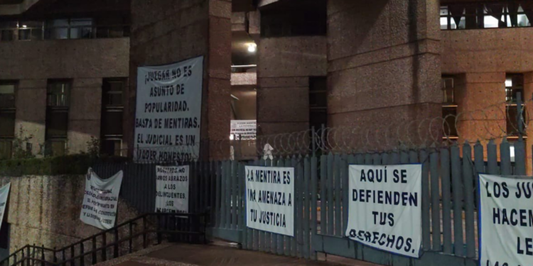 Trabajadores del Poder Judicial inician con el paro de labores contra reforma de AMLO
