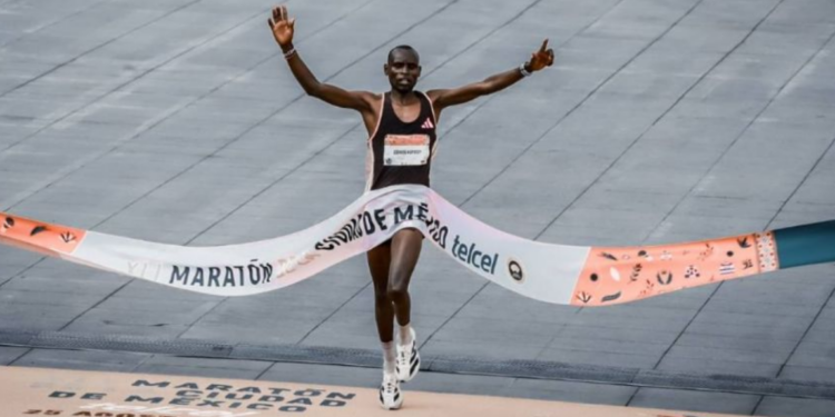 Gana keniano Edwin Kiptoo Maratón de CDMX