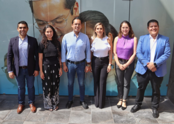 Presenta Chepe a dos funcionarios