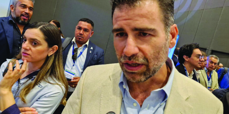 Refrenda Dorantes su compromiso con Querétaro y México