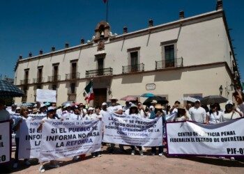 Ciudadanos salen a manifestarse en contra de la reforma del Poder Judicial