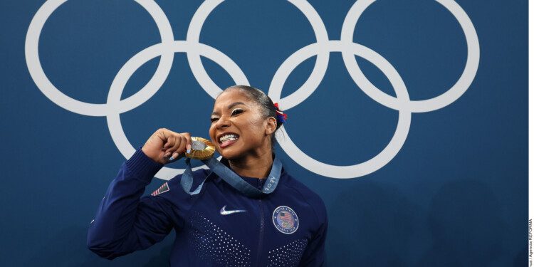 Retira TAS medalla de Bronce a la gimnasta Jordan Chiles 