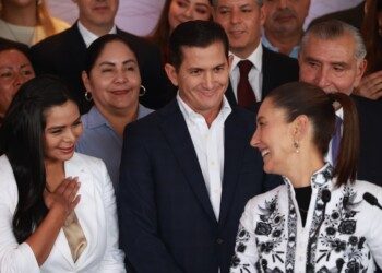 Suma Morena a perredistas; falta un senador para mayoría 