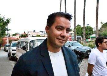 Felifer Macías se comprometió a fortalecer el Mercado Artesanal