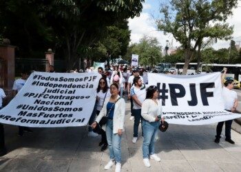 Trabajadores del Poder Judicial protestan en calles del Centro Histórico