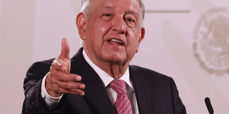 No se negoció nada con Yunes para votar la reforma: AMLO