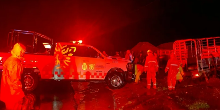 Deja ‘John’ dos muertos por deslave en Guerrero