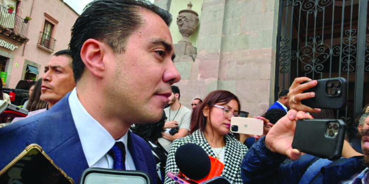 Anuncia Felifer Macías perfiles para la Capital