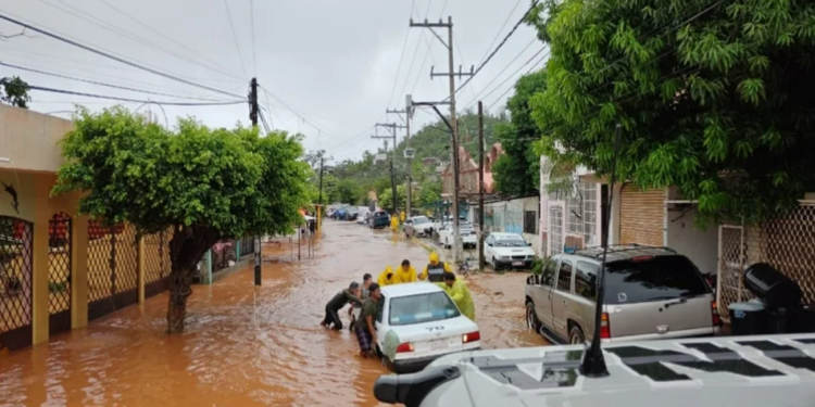 Reporta AMLO 8 fallecidos por ‘John’ en Guerrero