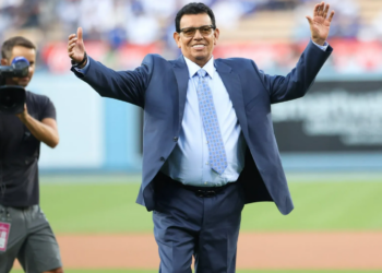 Hospitalizan a Fernando Valenzuela en California, revela David Faitelson