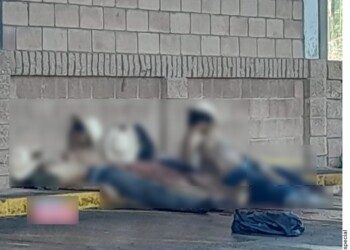 Ejecutan a 7 en Sinaloa y bloquean carretera