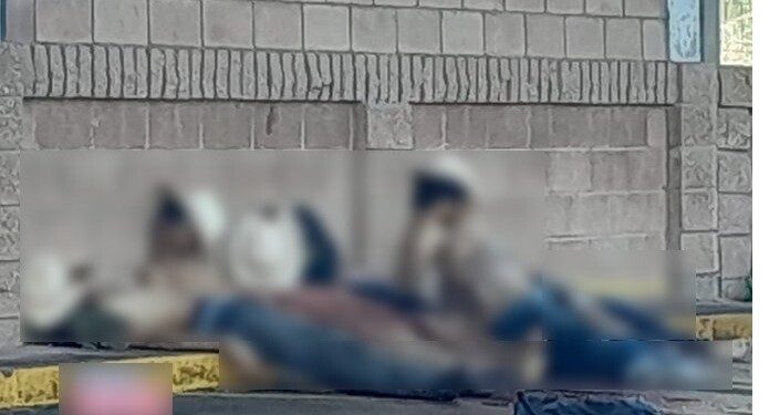 Ejecutan a 7 en Sinaloa y bloquean carretera