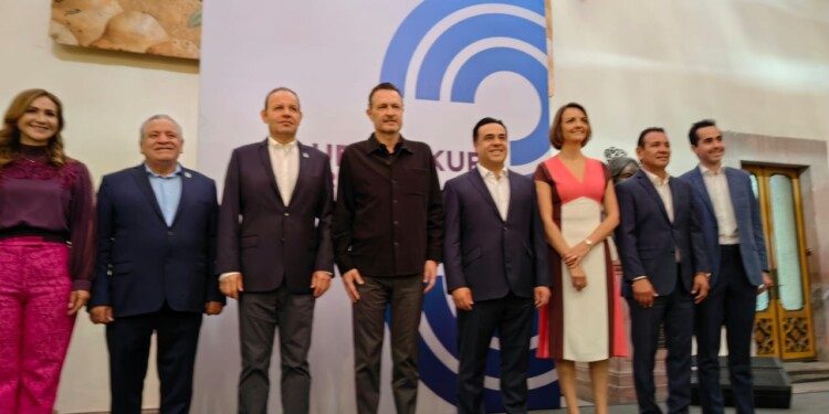 CAMBIOS EN EL GABINETE DE MAURICIO KURI