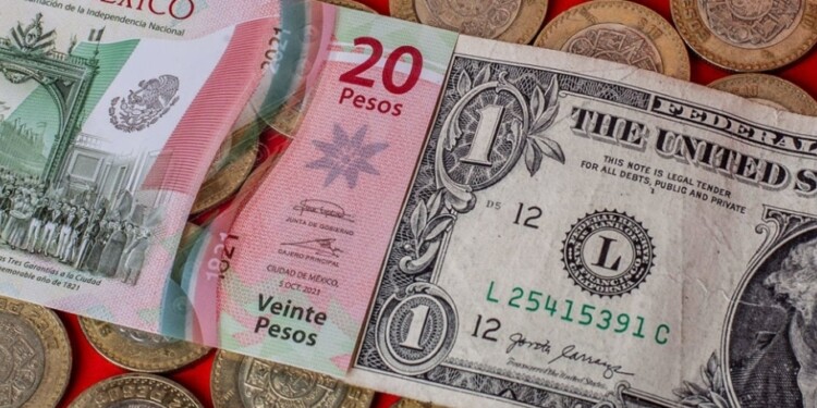 Peso supera la barrera de 20 unidades por dólar tras avance de la reforma judicial de AMLO
