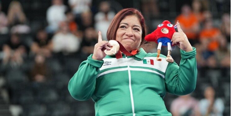 Suma Amalia Pérez Bronce en la halterofilia Paralímpica