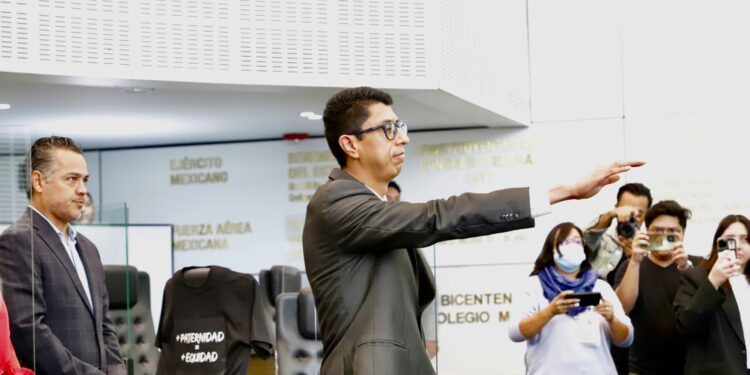 Madrugan a Morena; legislatura saliente designa nuevo titular de Servicios Parlamentarios en congreso