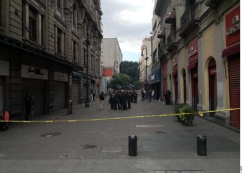 Atacan a lideresa de ambulantes; matan a su yerno