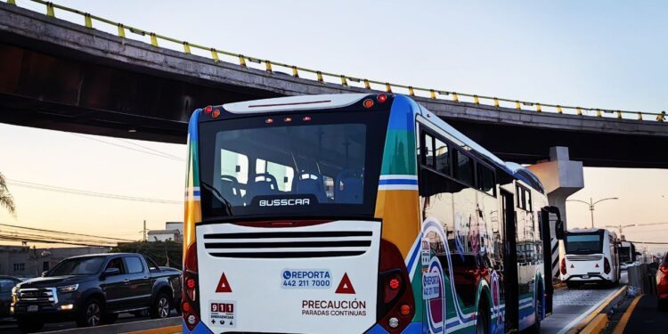 Regularán trabajo de repartidores y choferes de plataformas