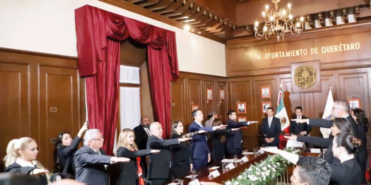 Plantan Chema y suplente al Cabildo de la capital