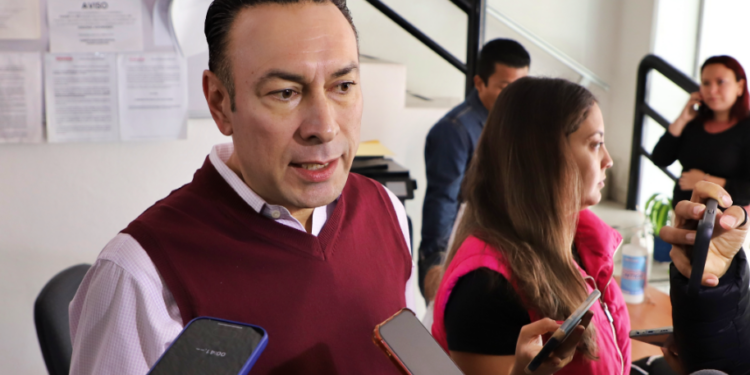Arremete Rufina vs Sinuhé y Ulises