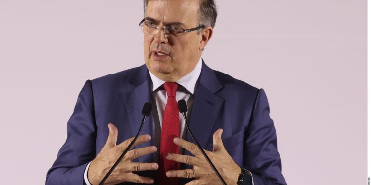Defiende Ebrard reforma judicial ante inversionistas