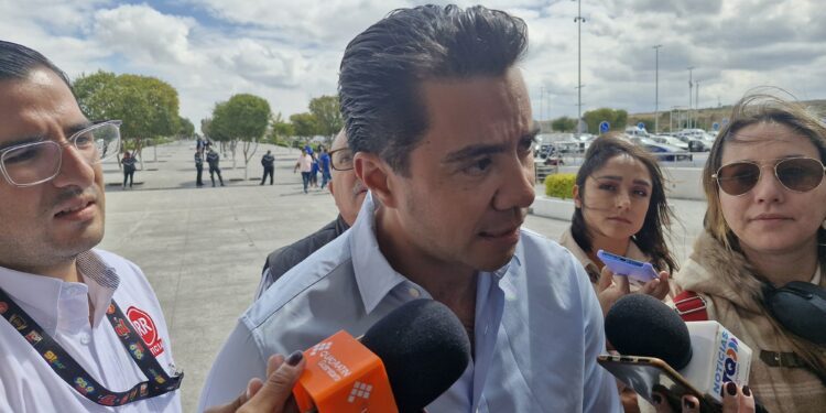 Felifer Macías respalda y defiende actuar de corporaciones durante operativo contra ambulantaje