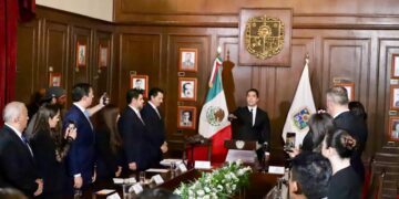 Felifer Macías rinde protesta como alcalde de Querétaro; y toma protesta a miembros del cabildo