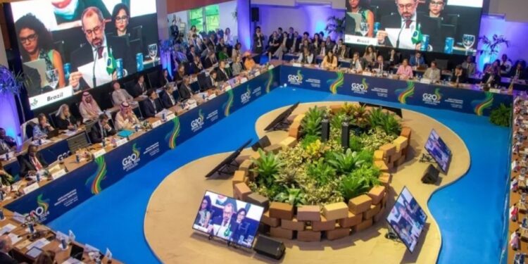 Buscan transparentar compra de medicinas