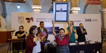 Se inauguró exposición del monero Rocha