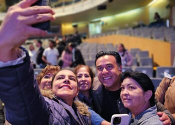 Visitan 160 mil personas los ocho panteones capitalinos