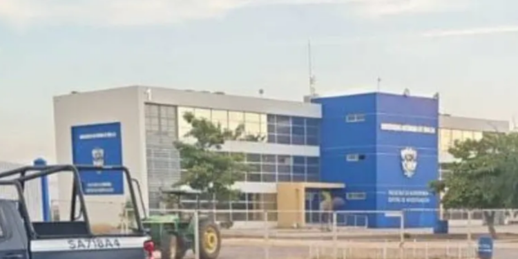 Dejan 5 cuerpos frente a escuela de la UAS en Culiacán