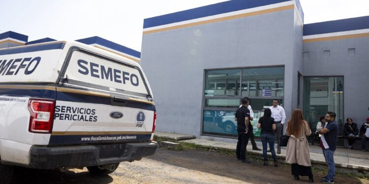 Familias queretanas recibieron cuerpos de sus seres queridos en Michoacán