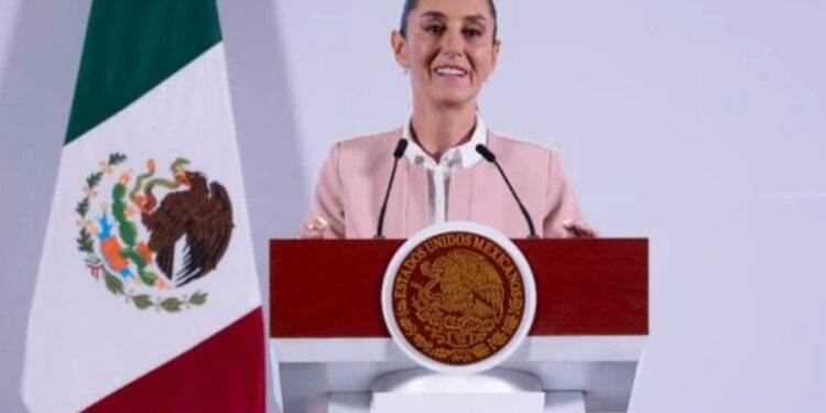 Acusa Sheinbaum disparidad de Salazar: dice una cosa y luego otra
