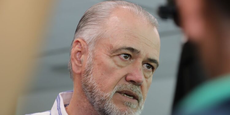 Revisarán viabilidad de presentar cantantes de narcocorridos en la FIGQ