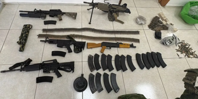Desarticulan célula criminal y decomisan armamento en Culiacán