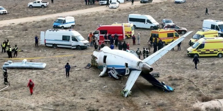 Acusan a Rusia por caída de avión en Kazajistán