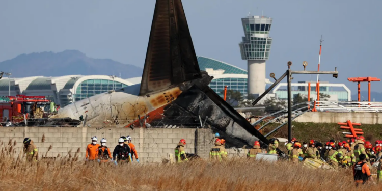 179 muertos y dos sobrevivientes; el saldo final del accidente aéreo en Corea del Sur