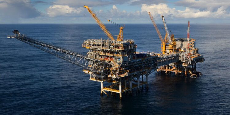 Enfrentan riesgo por el declive petrolero