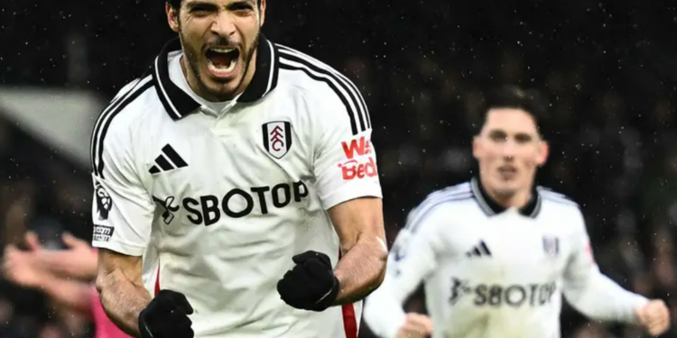 Raúl Jiménez impone récord de goles