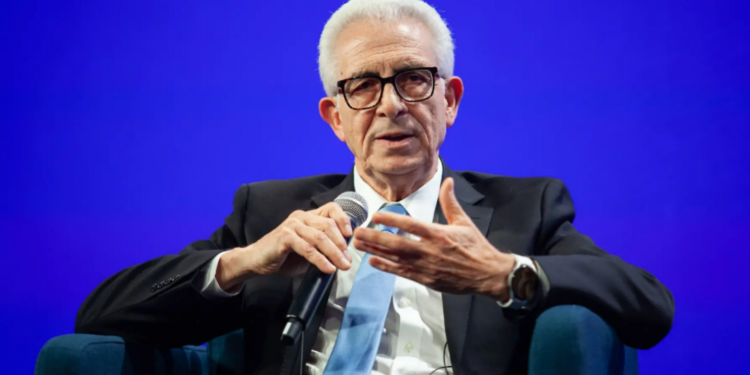 Manda un ‘caudillo oculto’ en Palacio, afirma Zedillo