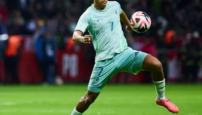 Romo, Angulo y Chiquete son baja de la Selección Mexicana