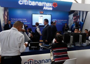 SAT incumple metas de IEPS e ISR en 2024